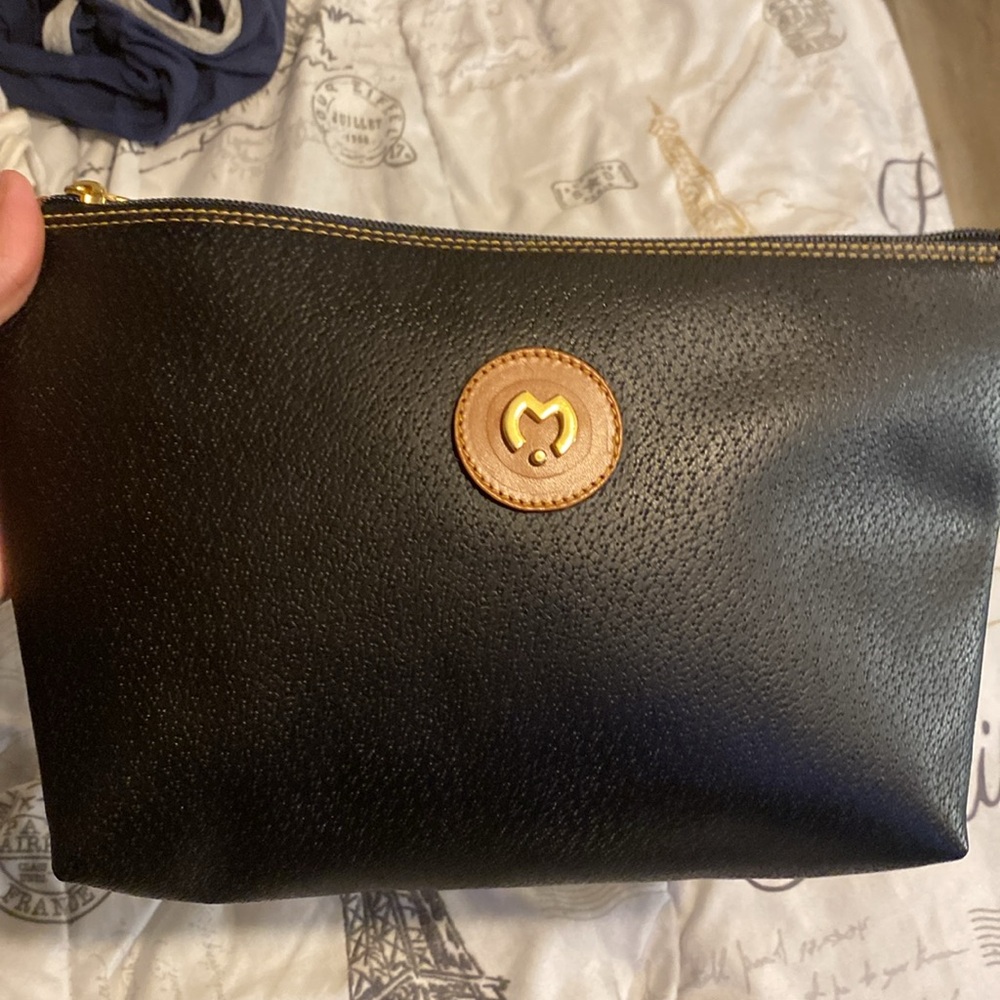 Mila seton Excellent Black and Gold leather clutch - Picture 8 of 8